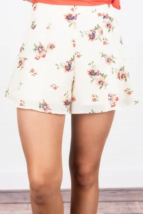 Dreamy Days Shorts, Cream