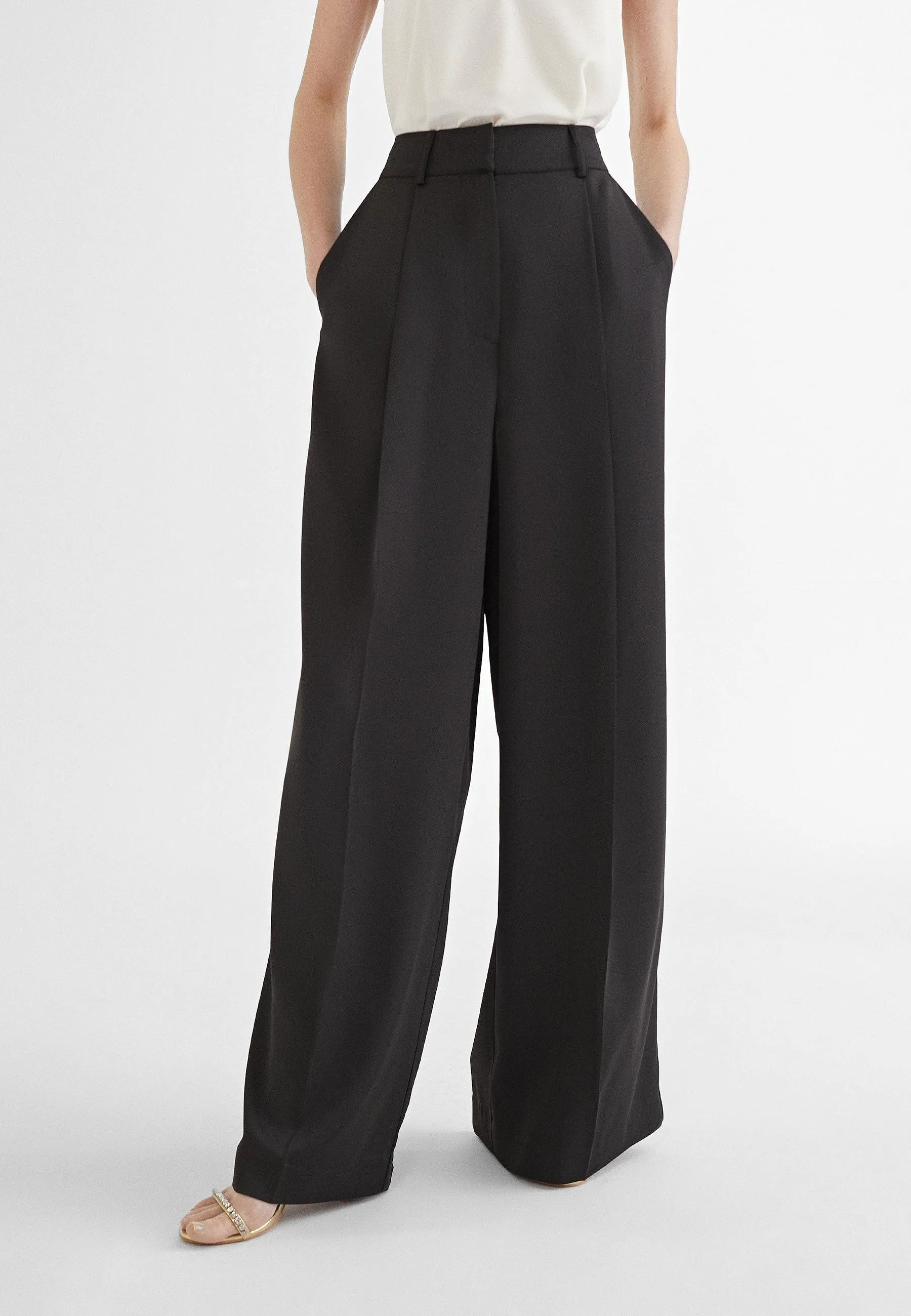 Flowing darted trousers